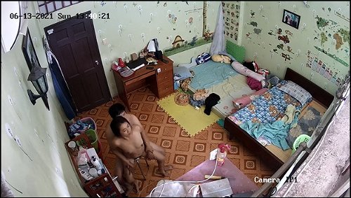 Hack camera phòng ngủ hai vợ chồng chịch các tư thế
